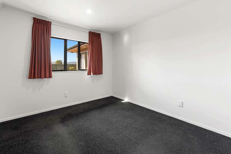 19 Duggan Drive Owhata_11