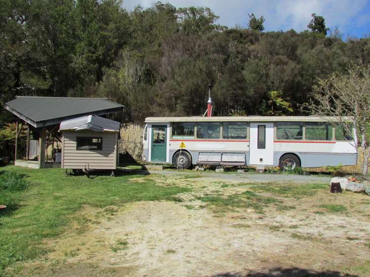 1712 State Highway 7 Moana / Lake Brunner_19