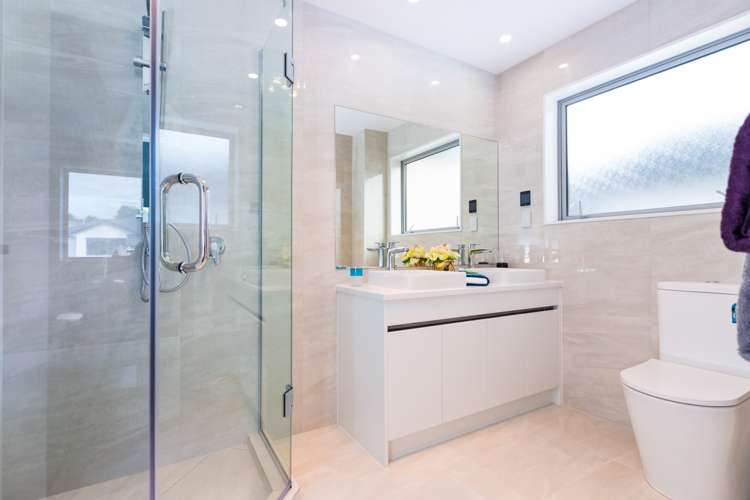 27 Lisnoble Road Flat Bush_11