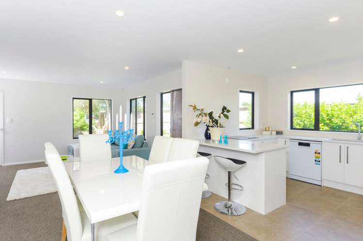 2a Newham Place Henderson_5