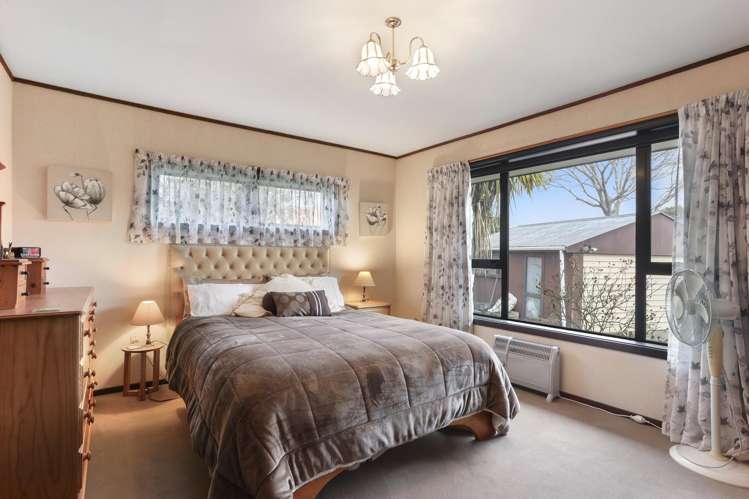 7 Yellowstone Crescent Burwood_11