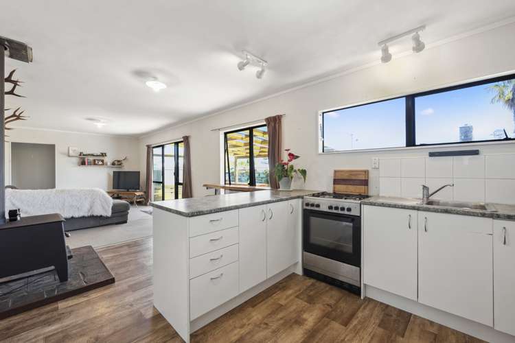 34 Robinson Avenue Holdens Bay_2