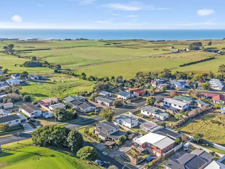 44 Park Lane Waitara_29