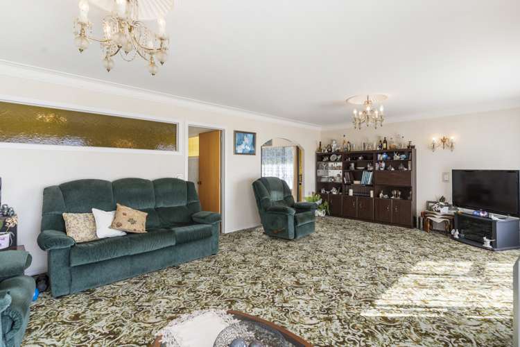 44 Bradbury Road Botany Downs_16