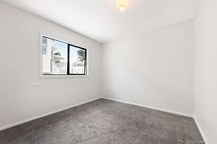 7 Battersby Avenue Mt Roskill_16