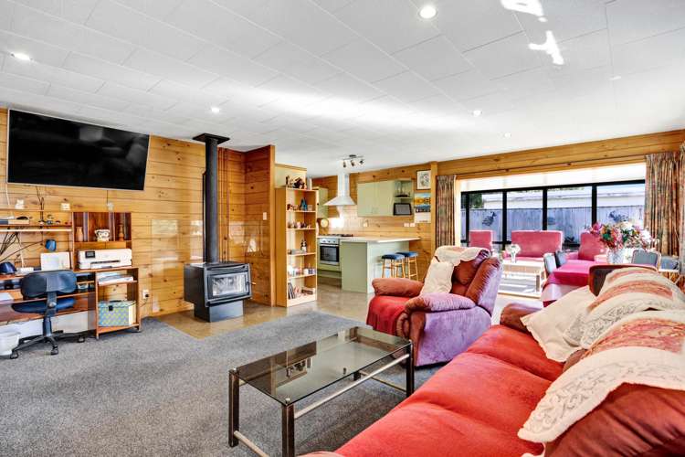 69 Egmont Street Hawera_9