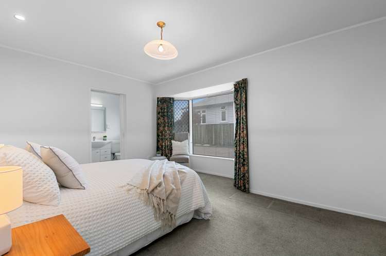 42 Robertson Street Glenholme_12