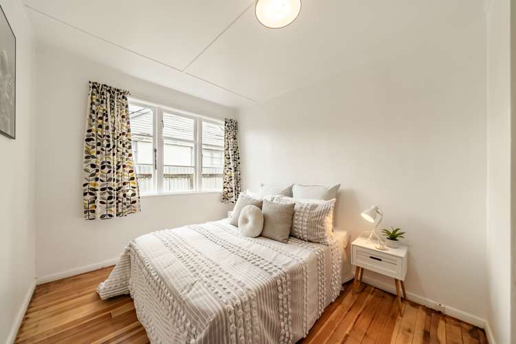 66 Strand Crescent Naenae_15