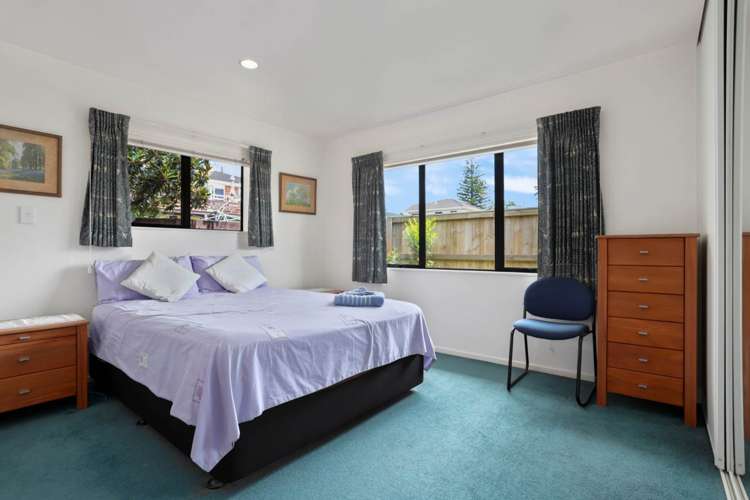 5a Kokiri Street Te Atatu South_11