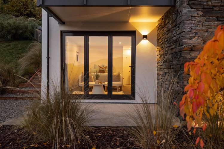 1 Goldleaf Hill Queenstown_14