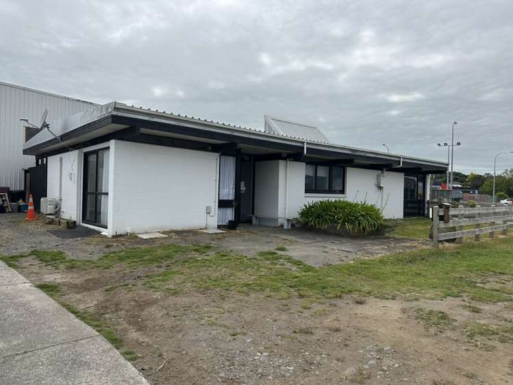 2-4 Constance Street Waiwhakaiho_6