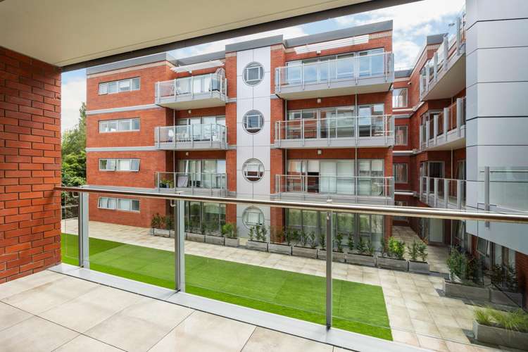 225/4 Wagener Place Mount Albert_13