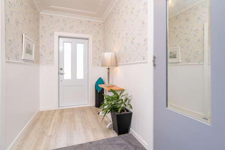 63 Easther Crescent Kew_2