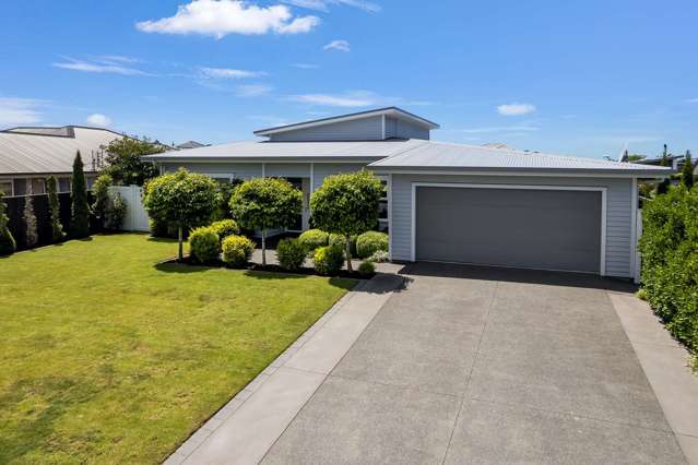 Luxury Kaiapoi Home, Beautiful Gardens