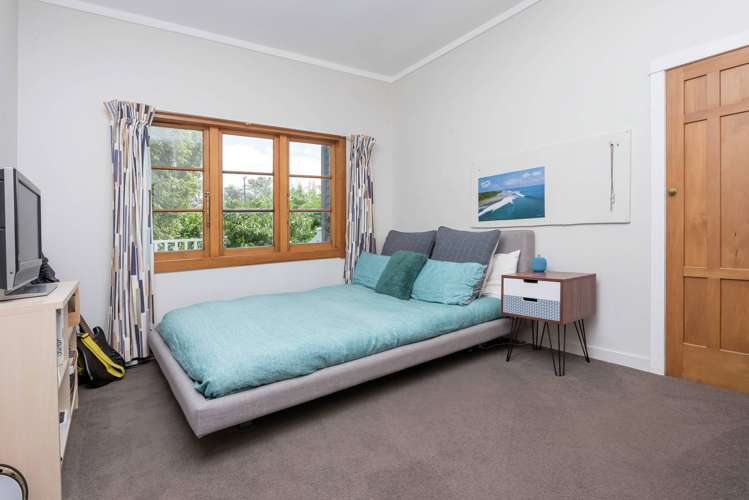 92 Beach Road Mellons Bay_15