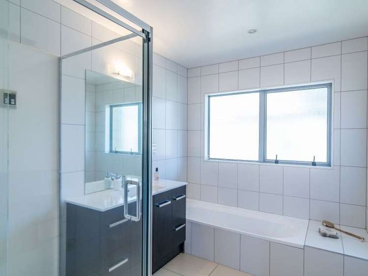 1 Telford Way Raumati Beach_15