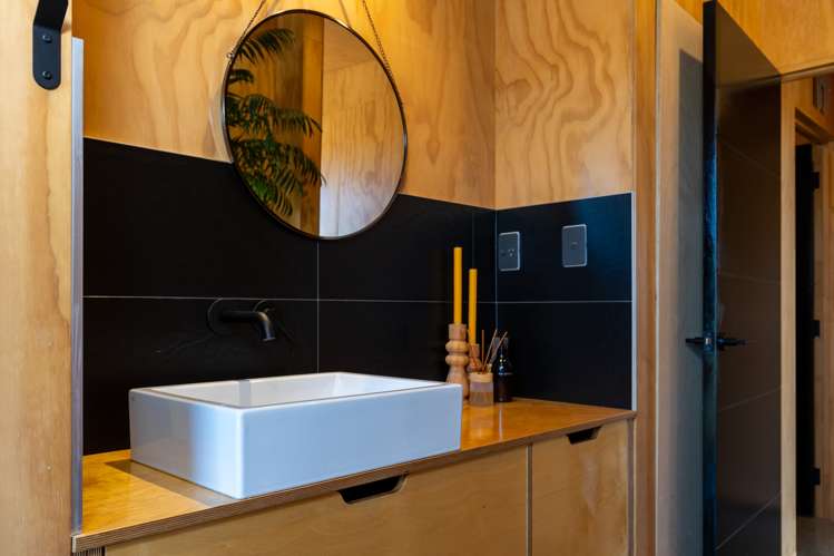 1424 Queen Charlotte Drive Anakiwa and Surrounds_13