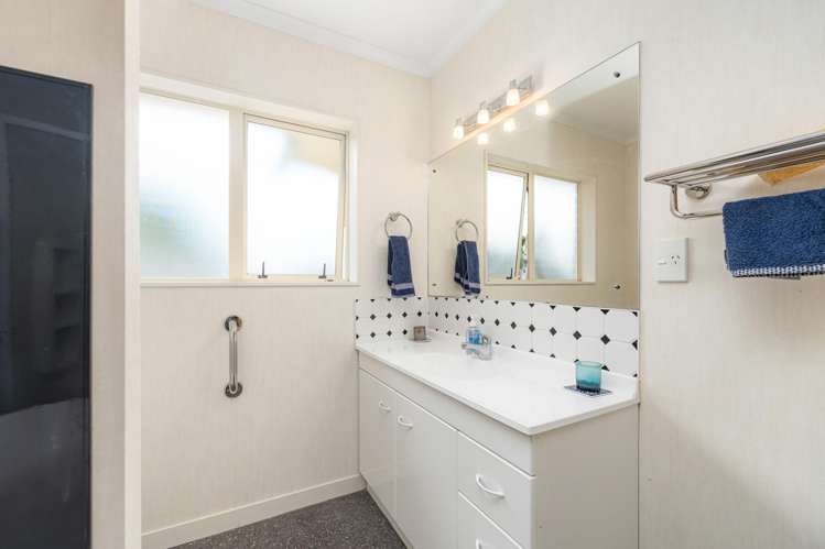 8 Kimbolton Road Feilding_11