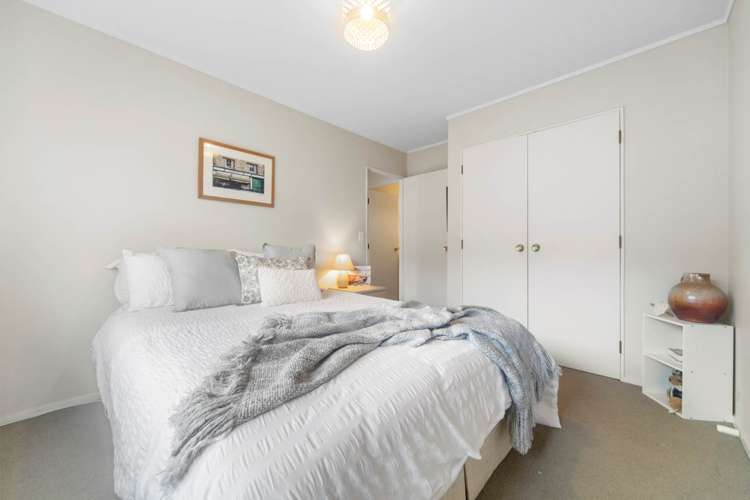 6 Gairloch Place Wattle Downs_15