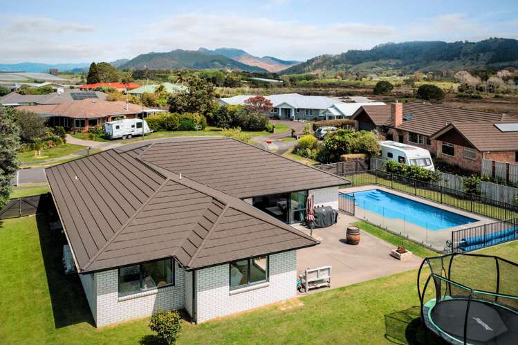 6 Island Vista Athenree_17