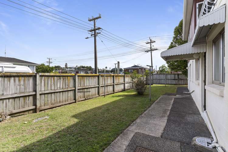2/773 Beach Road Browns Bay_10
