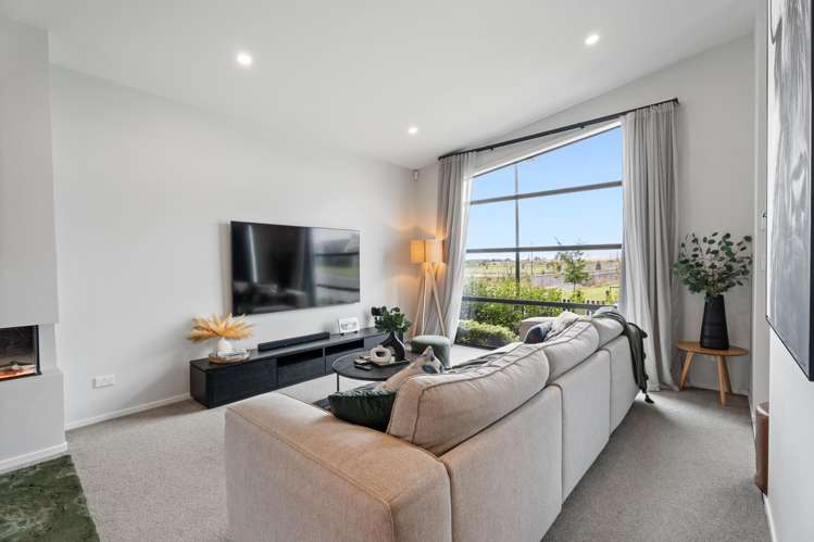 49 Earp Crescent Chartwell_24