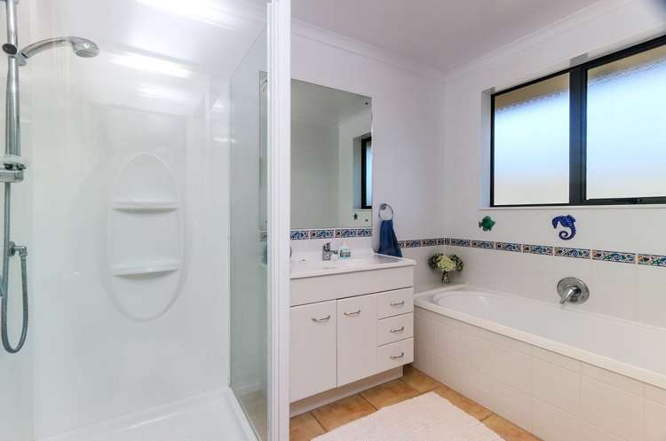 6 Apsley Rise Henderson_11