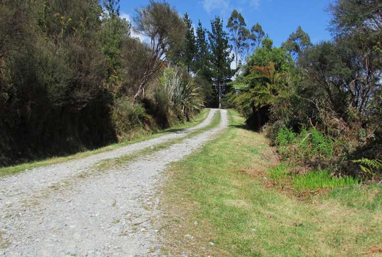 1712 State Highway 7 Moana / Lake Brunner_5