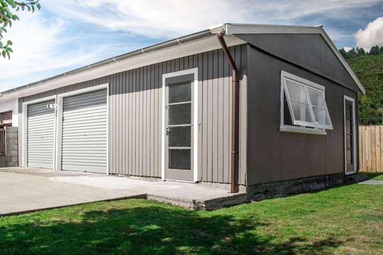 63 Wood Street Wainuiomata_15