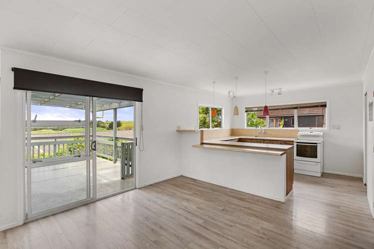 3 Lorenzen Bay Road Raglan_13