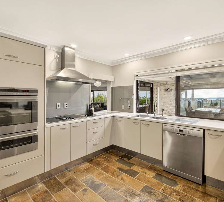 55 Lydbrook Place Otumoetai_12