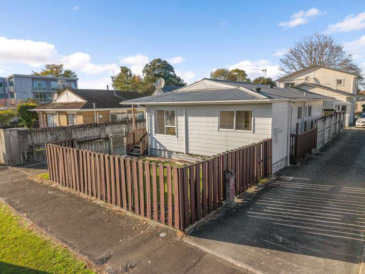 8B Frances Street Hamilton East_19