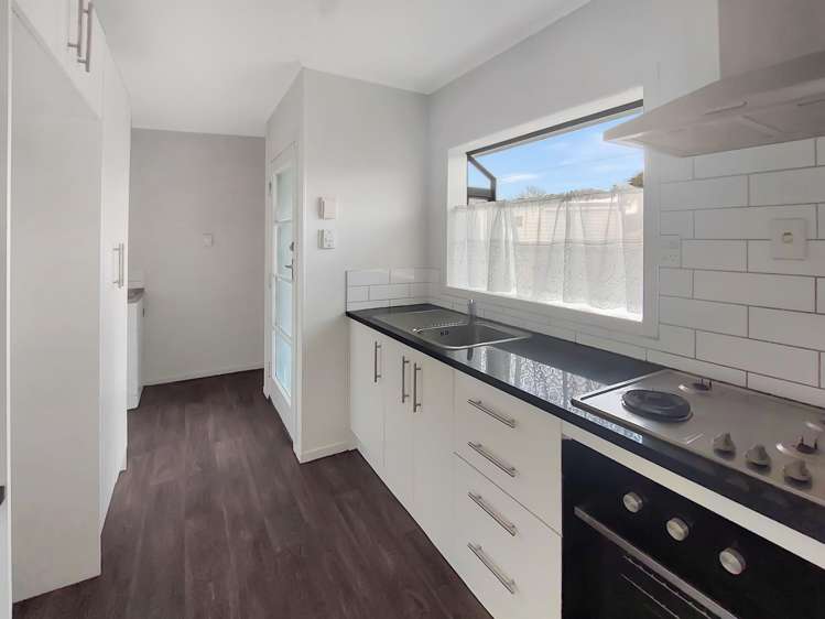 77 Tidal Road Māngere_1