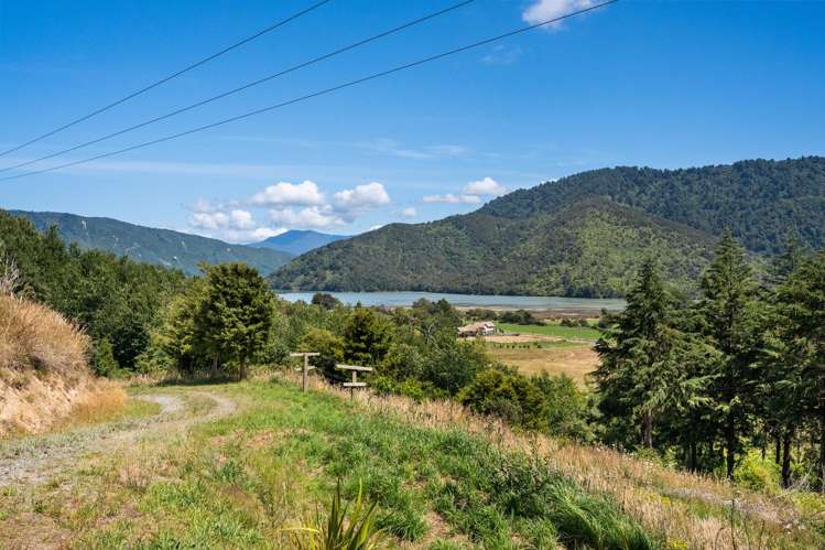 1118 Queen Charlotte Drive Queen Charlotte Sound_11