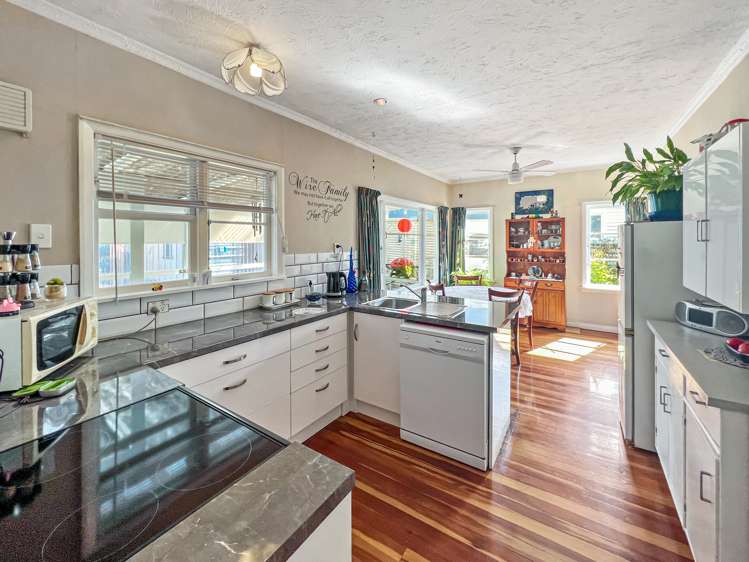 38 Queen Street Dannevirke_1