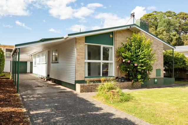 3 Bedroom Plus Big Carpeted Sleep-out