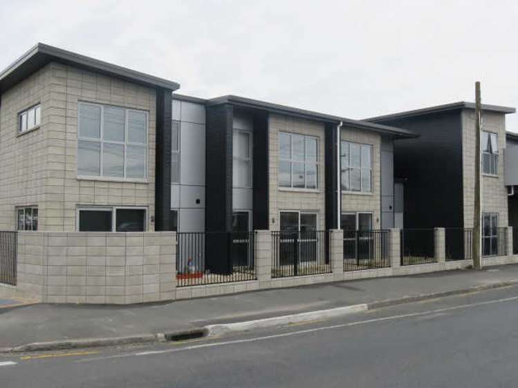 8/100 Knighton Road Hillcrest_1