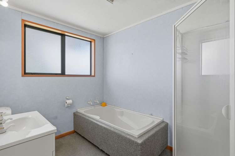 2 Glenroy Park Drive Waikiwi_22