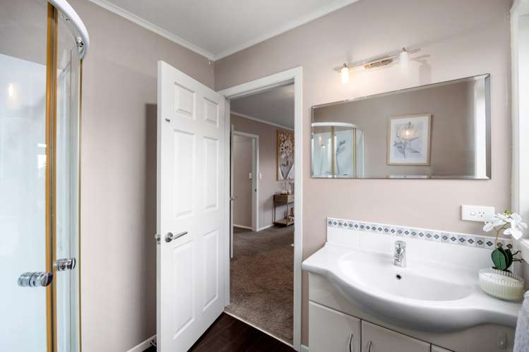 5 Ruske Place Grandview Heights_14