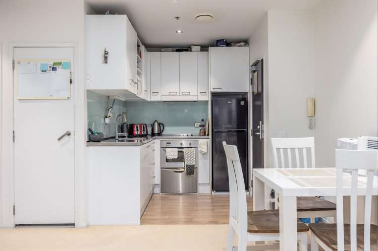 21B/16 Gore Street Auckland Central_13