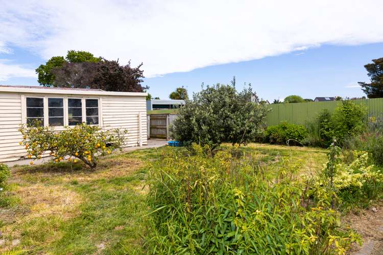 14 Sutton Avenue Clive_17