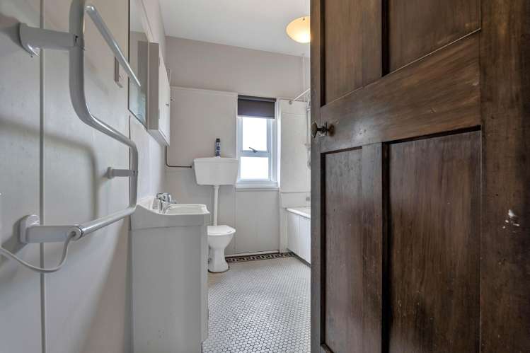 175 and175A High Street Eltham_21