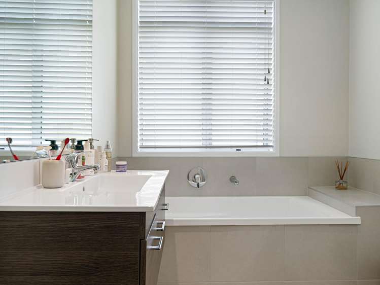 6 Thornton Green Karaka_11