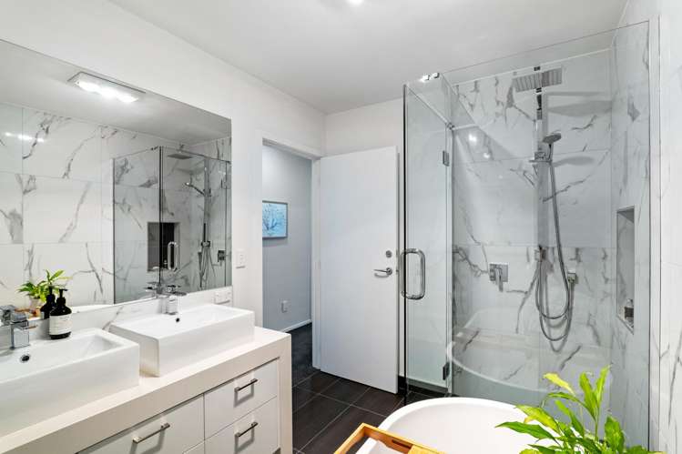 40 Pitcairn Crescent Bryndwr_17