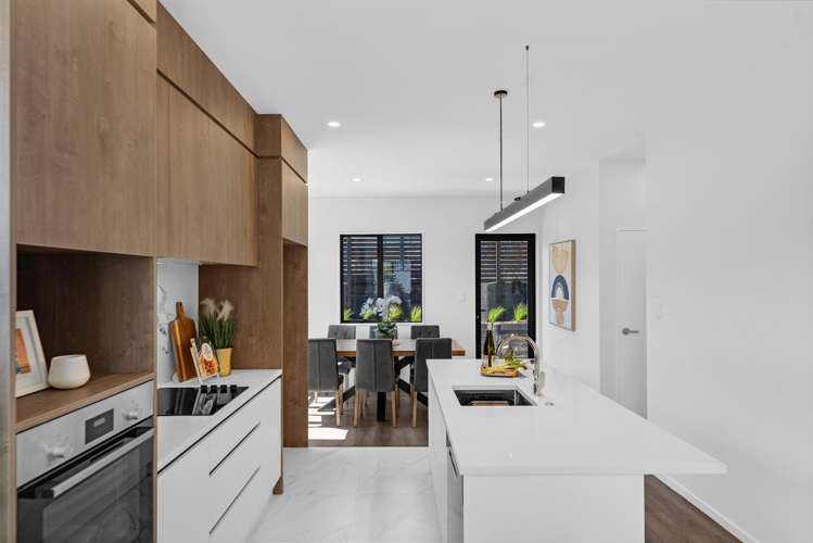 9 Greenbrier Street Westgate_2