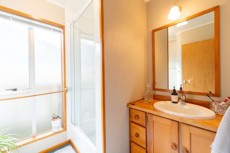 3 Thomson Place Te Anau_13