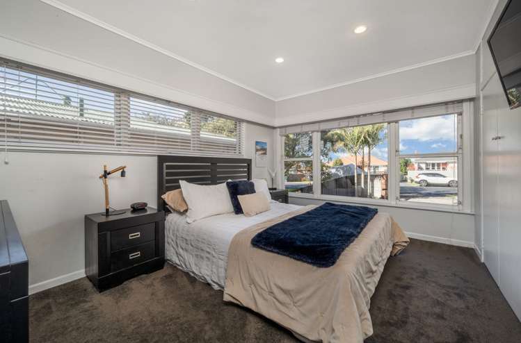 25 Bradbury Road Botany Downs_13