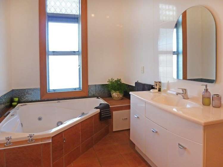 17 Swinton Street Gladstone_10