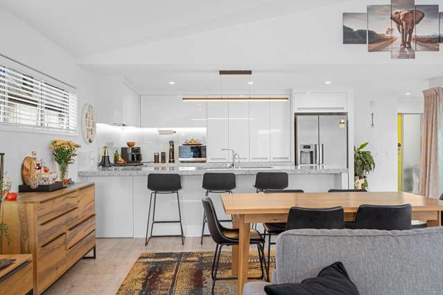 6 Fred Carr Place One Tree Point_4