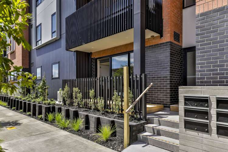 G02/3 Tiakina Road Northcote_13